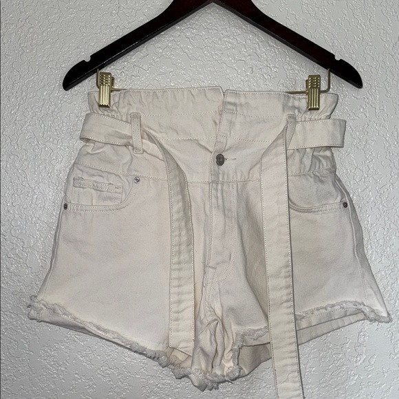 FOREVER 21 Cream High Waist Shorts - Picture 1 of 6